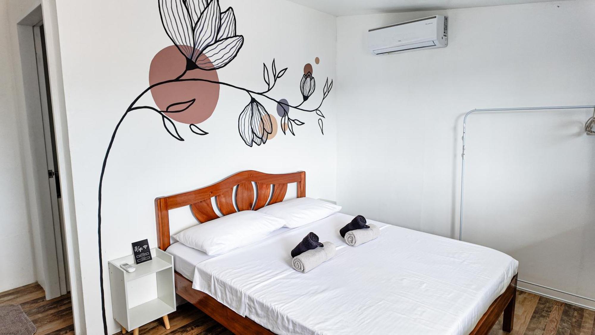 Kasamigos Guesthouse With Fast Internet Puerto Princesa Exterior photo